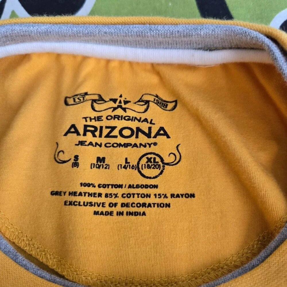 Arizona jeans co junior XL 18 20 waffle long sleeve mock layered yellow tiger